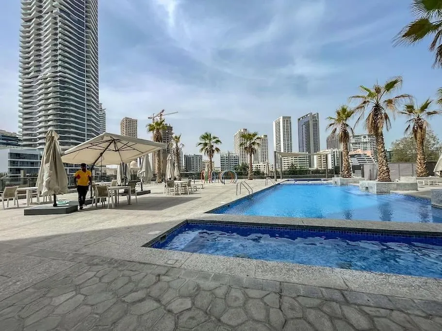 Experience Sparkle Tower Living In Jbr - Suiteable Dubai Daire
